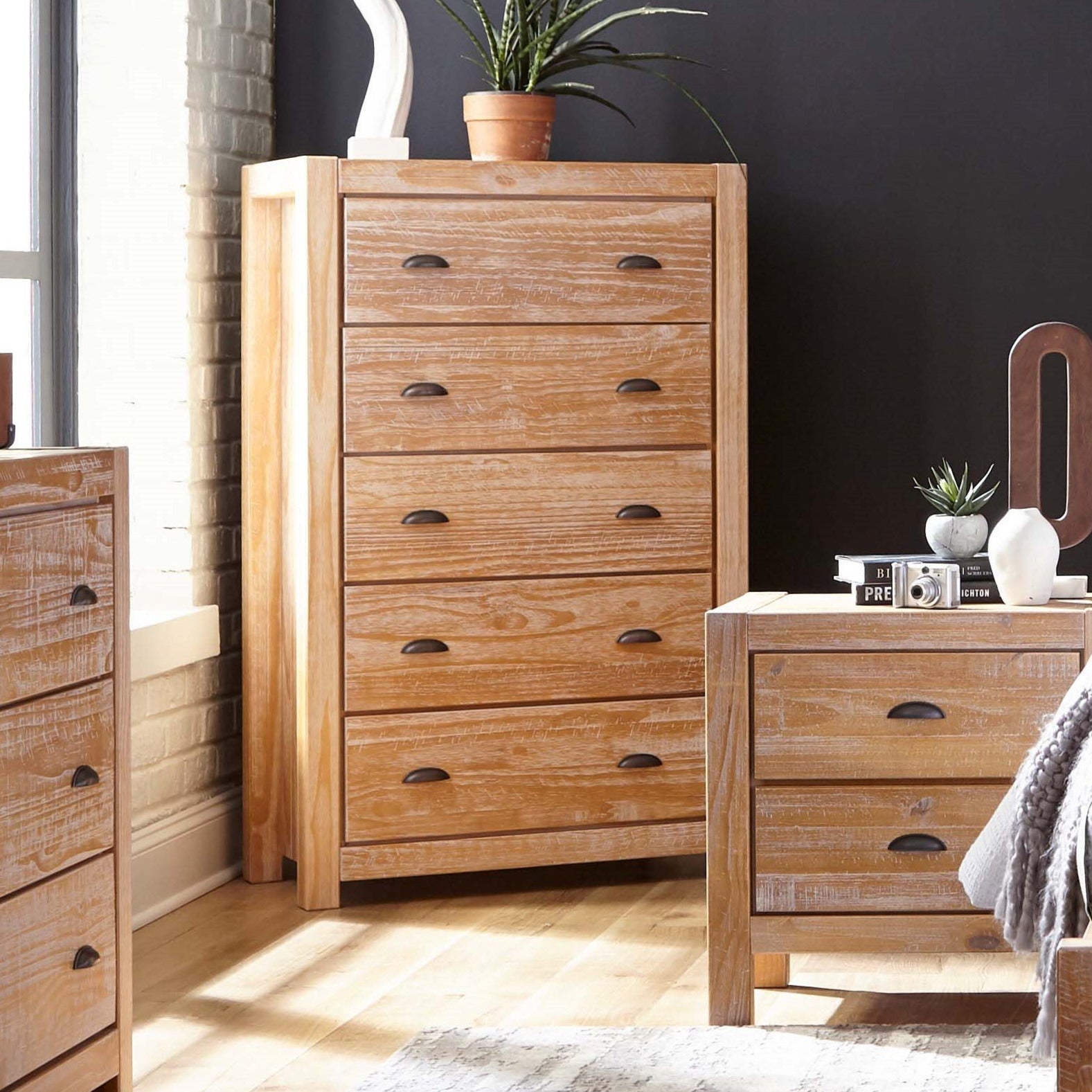 Montauk 5-Drawer Chest