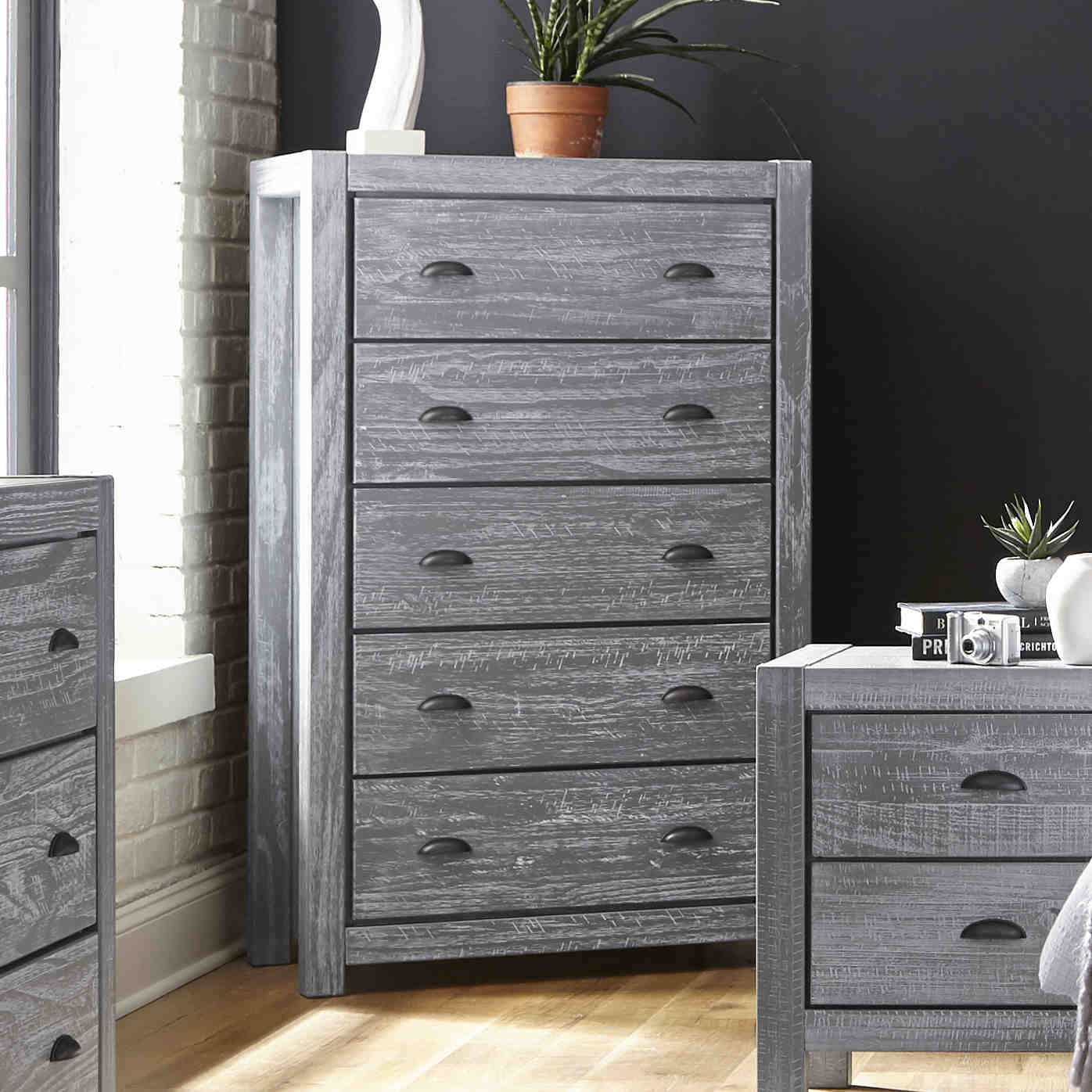 Montauk 5-Drawer Chest