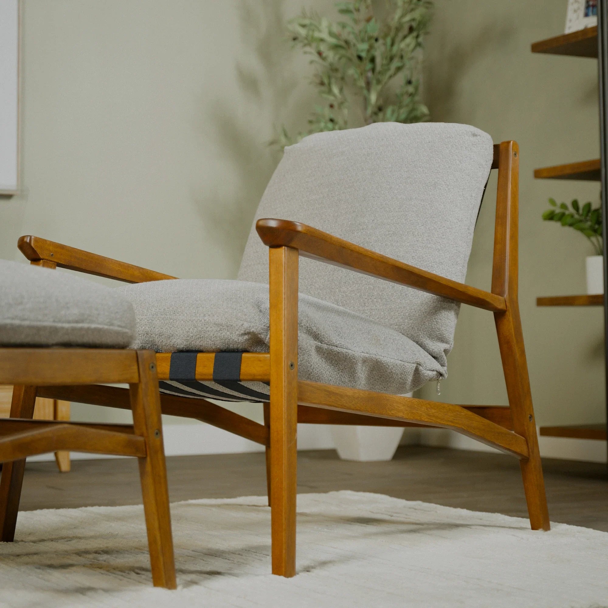 Mid Century Lounge Chair