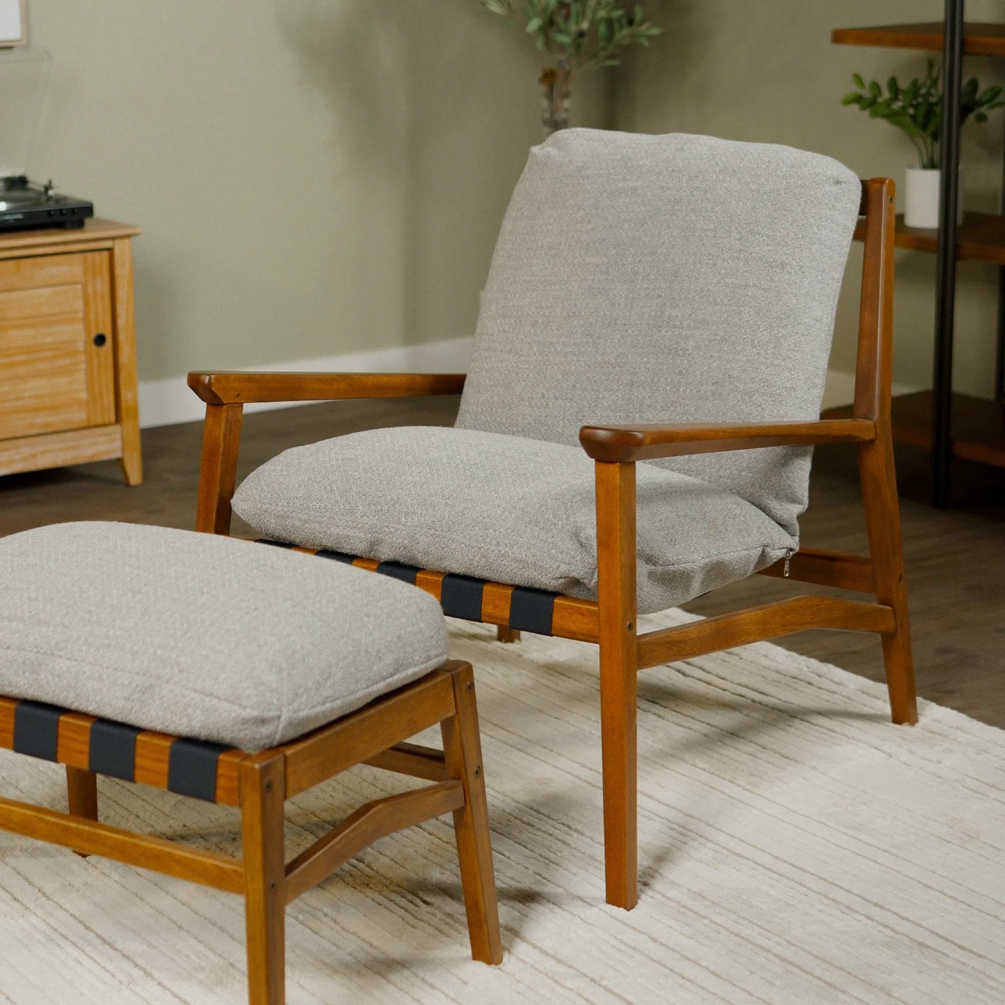 Mid Century Lounge Chair