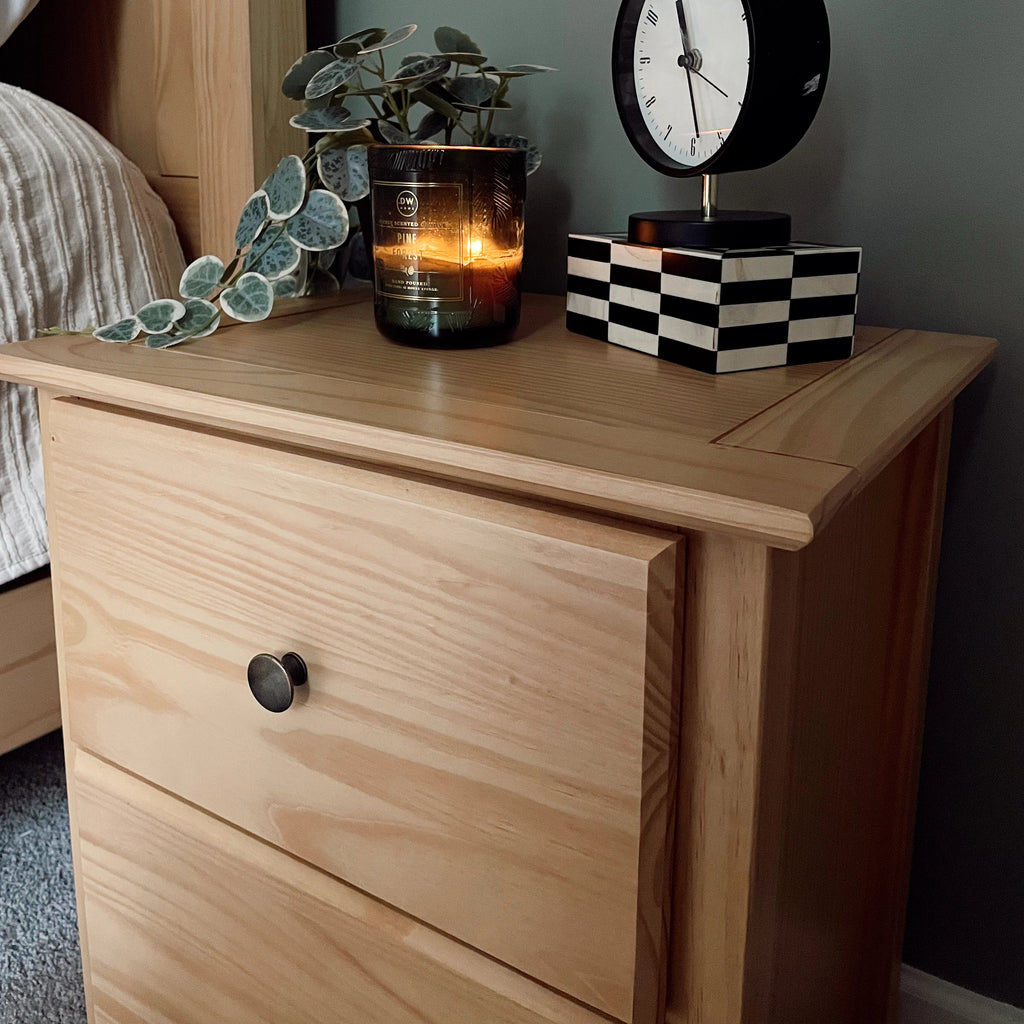 Shaker 2-Drawer Nightstand